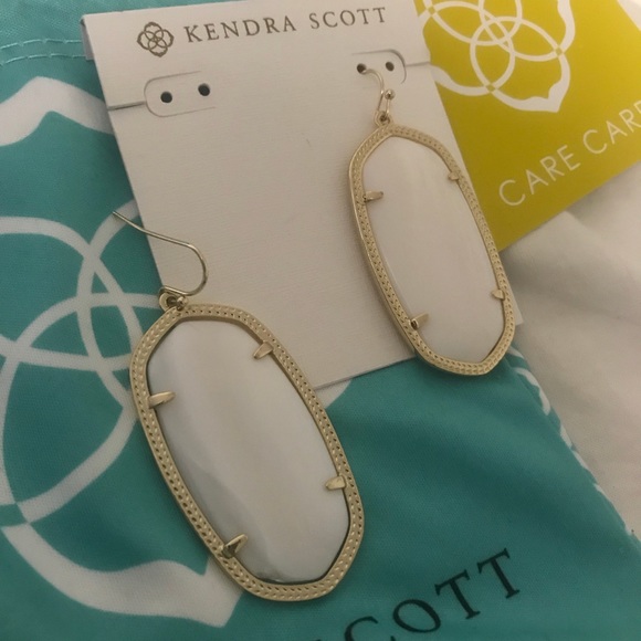 Kendra Scott Danielle Earrings Brand New - Picture 3 of 3